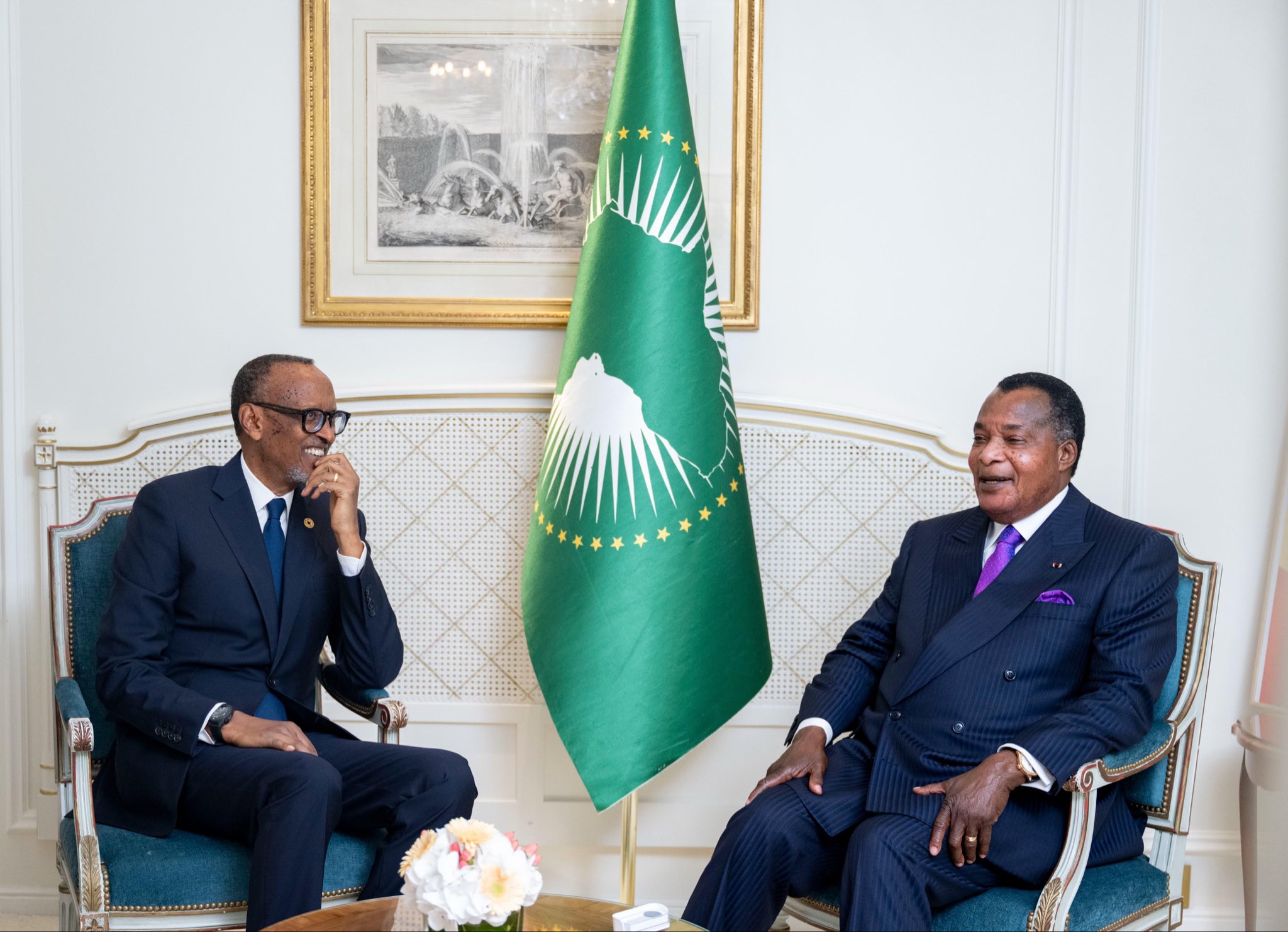Le président Kagame s’est entretenu avec son homologue Nguesso à Paris