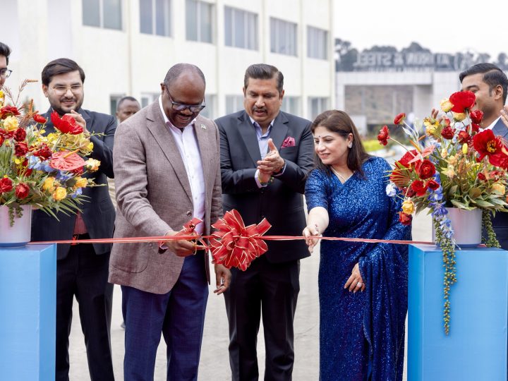 Musanze: le Premier ministre Nsengiyumva inaugure une usine sidérurgique intégrée de 250 000 tonnes par an