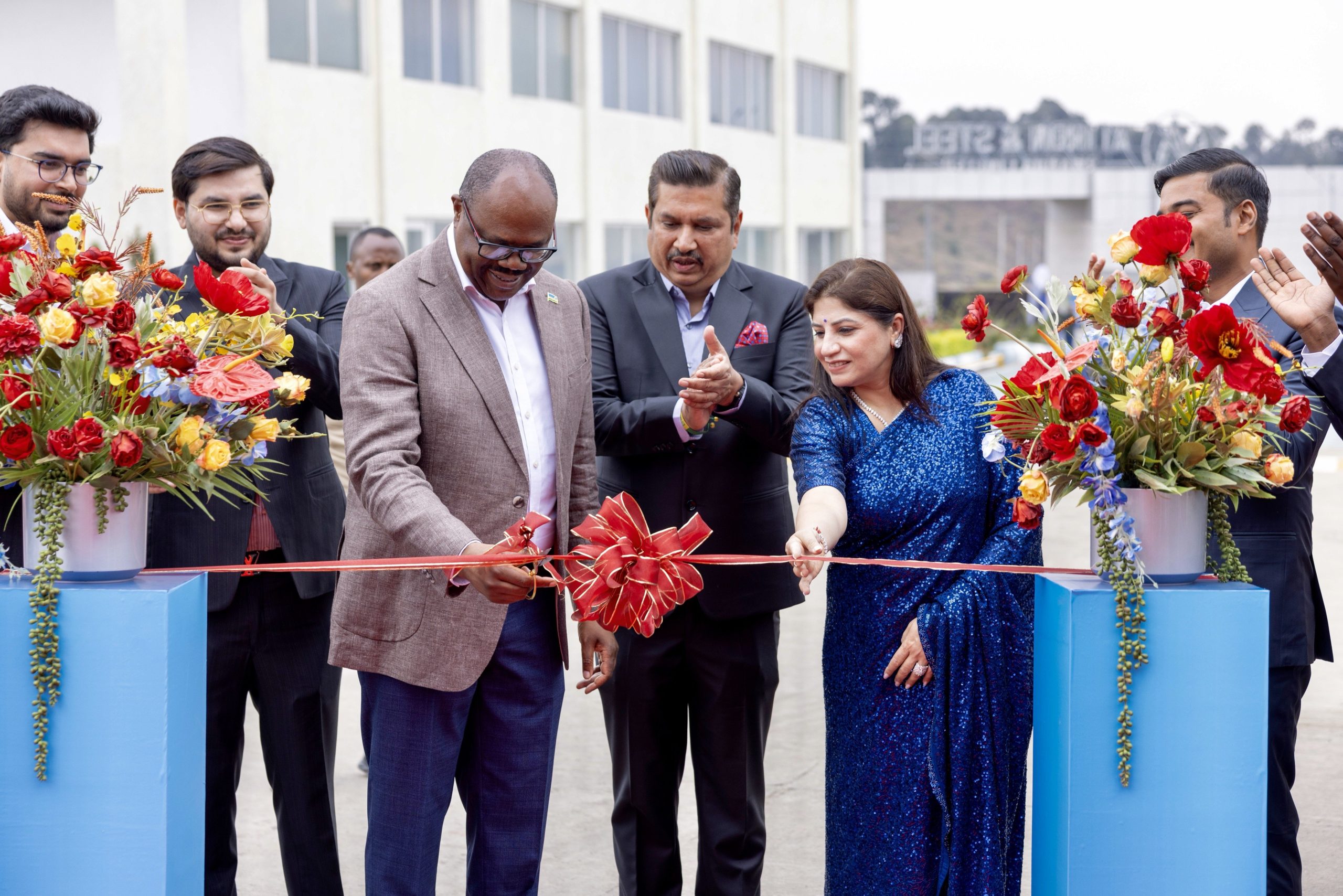 Musanze: le Premier ministre Nsengiyumva inaugure une usine sidérurgique intégrée de 250 000 tonnes par an
