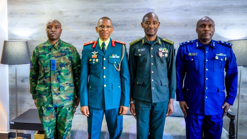 Le Rwanda et le Botswana renforcent leur coopération dans le domaine de la défense