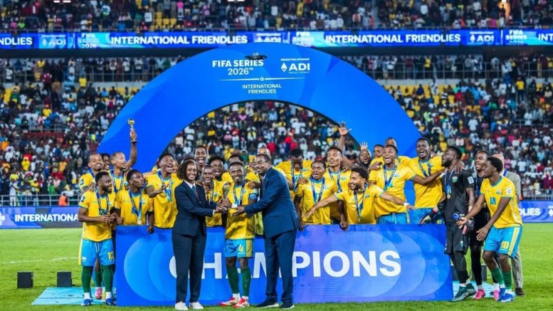 “Une nouvelle ère du football rwandais?” – le journaliste Rabbin observe plusieurs générations sur la même trajectoire