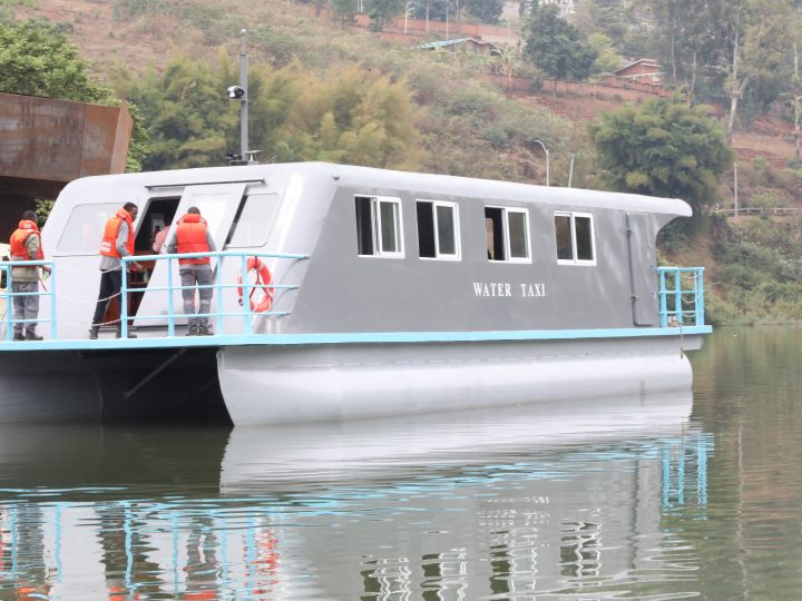 Nkombo: un nouveau bateau pour faciliter les déplacements et le transport des marchandises