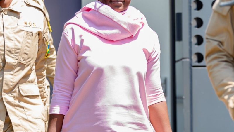 Récapitulatif judiciaire: Victoire Ingabire conteste les accusations, Bienvenue et Ntihanabayo maintenus en détention provisoire