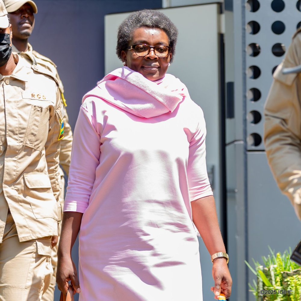 Récapitulatif judiciaire: Victoire Ingabire conteste les accusations, Bienvenue et Ntihanabayo maintenus en détention provisoire