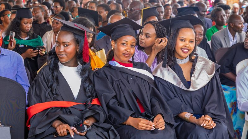 Université du Rwanda: 4 953 diplômés, dont 49 docteurs, célèbrent la fin de leur parcours académique
