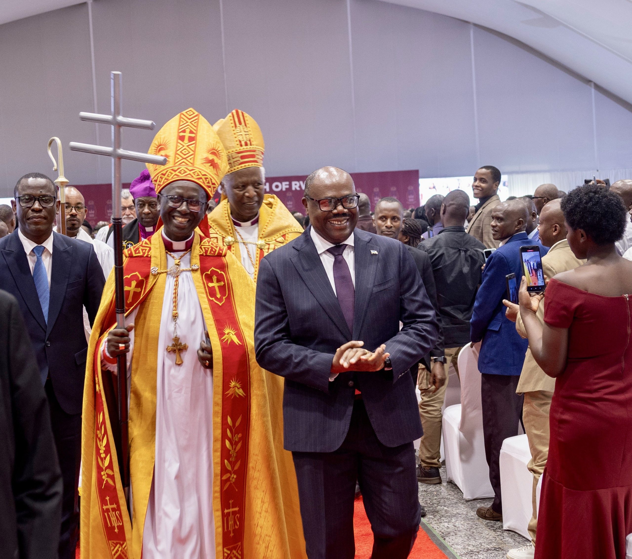 Investiture de Manasseh Gahima: le Premier ministre appelle les Églises à lutter contre l’alcoolisme et les enseignements trompeurs